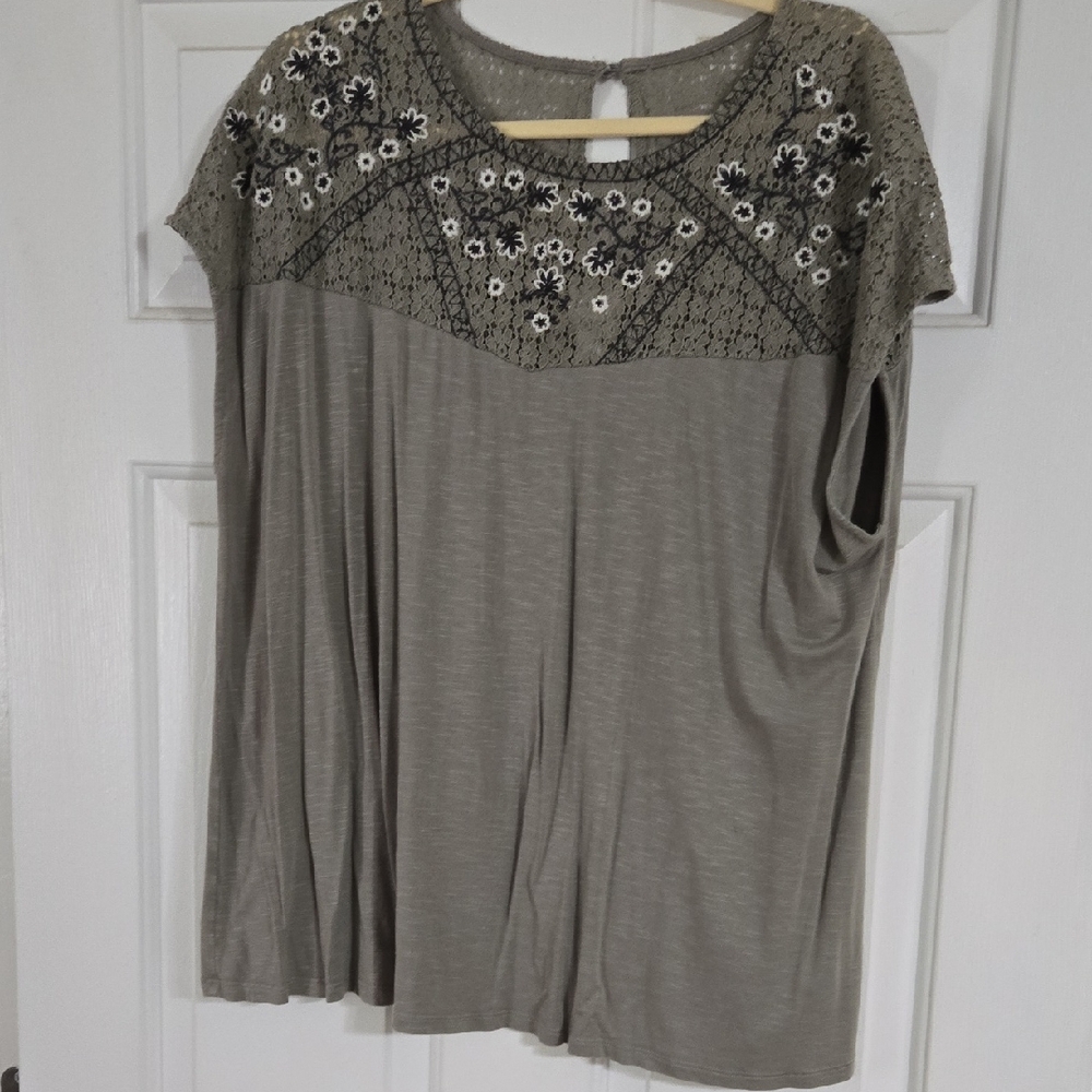 torrid Taupe Lace Yoke Floral Embroidered Top